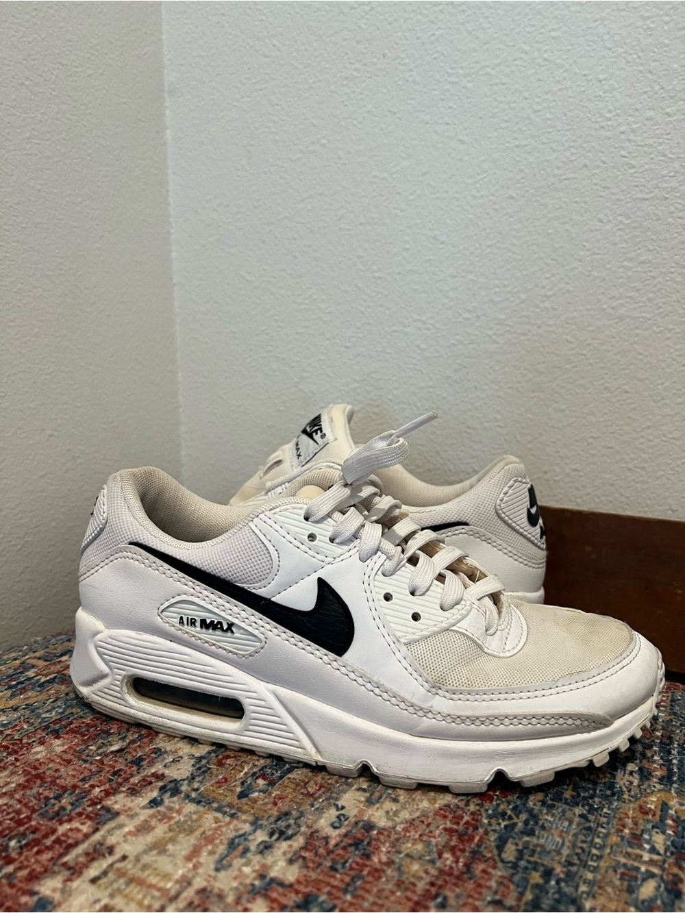 Nike White and Black Air Max Trainers - Missing one lace